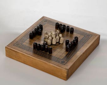 Hnefatafl - Viking Chess - Handmade in wood - Classic Dark Wood