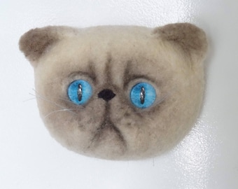 Magnet bluepoint N16 cat needle felted fridge magnet
