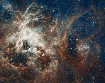 30 Doradus, Tarantula Nebula, Space