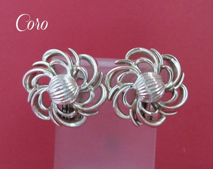 Vintage Coro Earrings, Pale Gold Tone Flower Clip-ons, Gift Idea, Gift Box