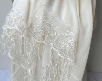 Wedding shawls Ivory Pashmina shawls Cream French Lace Dainty Lightweight Soft Cream Bridesmaid Summer Bridalshawl Christmas Shawl Gifts