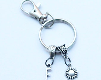 Personalise gift, Personal sunflower keyring/ Silver letter keyring/ Summer keyring/ Flower keyring/ Bestfriend keyring/ Personalised gift