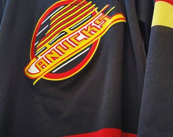 Vintage 90s Vancouver Canucks CCM Jersey / Vintage Vancouver Canucks / Vintage CCM Jersey