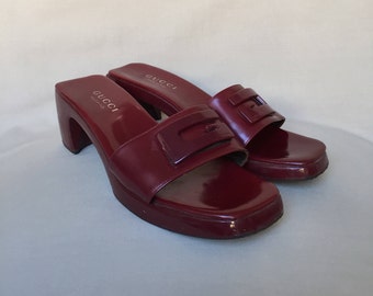 Gucci slides / gucci shoes / vintage gucci / leather mules / vintage slides / chunky sandals / block heel sandals / mules shoes /