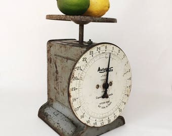 Vintage AutoWate kitchen scale