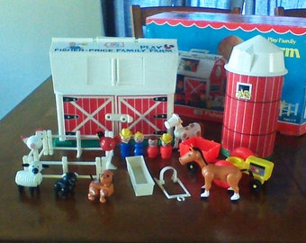 Vintage Fisher Price Little People Play Family Farm 100% Complete with Box #915 1967 Barn and Animals