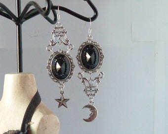 boucles d'oreilles gothiques assymétriques lune et étoile camée noir victorien gothic earings moon and star dépareillées adaptables en clips