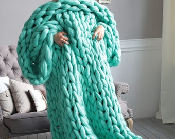 Chunky knit blanket. super bulky blanket. 23 microns. super chunky blanket
