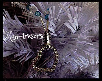 Long Heart Necklace has rhinestones
