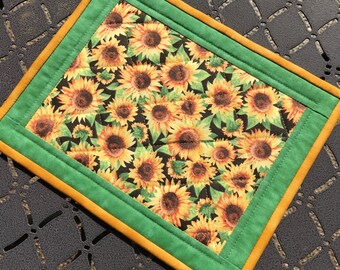 Sunflower mug rug, quilted mug mats, coaster, trivet, snack mat, Quiltsy handmade, Item #235