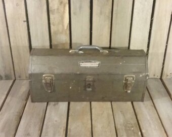 Metal Cratsman Toolbox