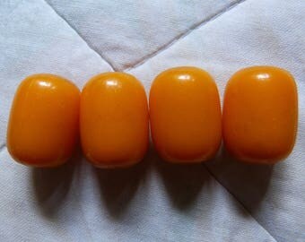 Four old bakelite beads from Yemen, Yemen jewellery