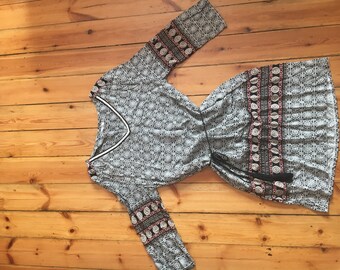 Robe à motifs orientals