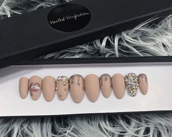 THE KYLIE LIKE press on nails set • fake nails • gel nails • press ons • nails • false nails •