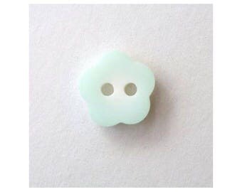 6 x 12mm light green flower buttons - 000189