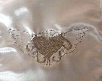 Embroidered and personalized stole or scarf of baptism