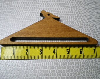 Bird - Hand-Carved Wooden Home Decor Hanging 01