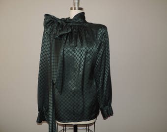 green polka dot pussy bow blouse 70s emerald big bow silky secretary top ascot tie button down large