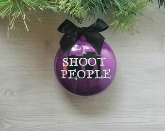 Photographer Gift - I shoot people ornament - Photographer ornament - Personalized Photographer Gift - Camera Ornament