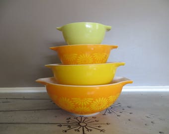 Vintage Daisy Pyrex Cinderella Bowls Orange and Yellow Pyrex Mixing Bowls Stacking Bowls Baking Bowls