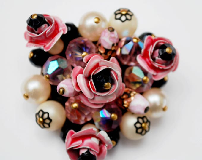 Pink Pearl crystal Brooch - Bead cluster pin - white pearl - Pink enamel - Floral - wire wrap Floral pin
