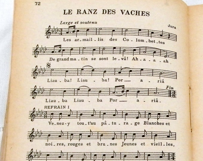 Vintage French Song Book " La Cle des Chants" 100 Songs lyrics Verse and Music Scores from 1940s, Sheet Music from France, Brocante Singing