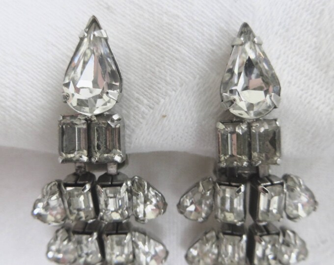 Rhinestone Earrings, Vintage Chandelier Earrings, Clip On, Clear Stones, Drop Earrings, Bride Wedding Formal