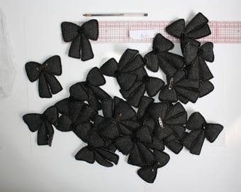 Batch of fantaisy brooch items black ribbon bow and sequins clip hook padded grey tweed fabric 180 grams set