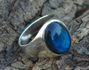 AAA Blue Fire Labradorite and Sterling Silver Ring -Oval Labradorite Ring -Stylish Modern Ring -Faceted Labradorite -Unisex Zodiac Gift Ring