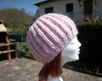 Hat made of natural wool (light pink)
