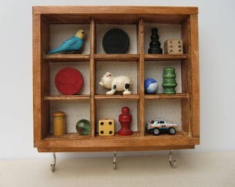 Decorative keyring, vintage, wood and old toys.