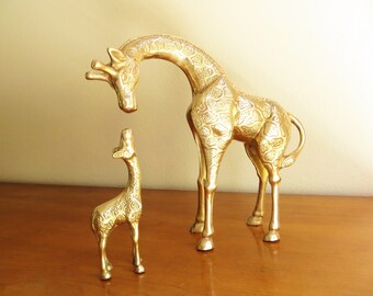 Vintage Brass Giraffes Figurine, Brass Figurines, Mother and Baby Giraffe Figurines, Brass African Animal Statues, Pair