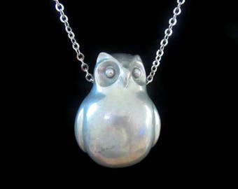 Pewter owl pendant - vintage 1980's - 30" chain - Free U.S. Shipping