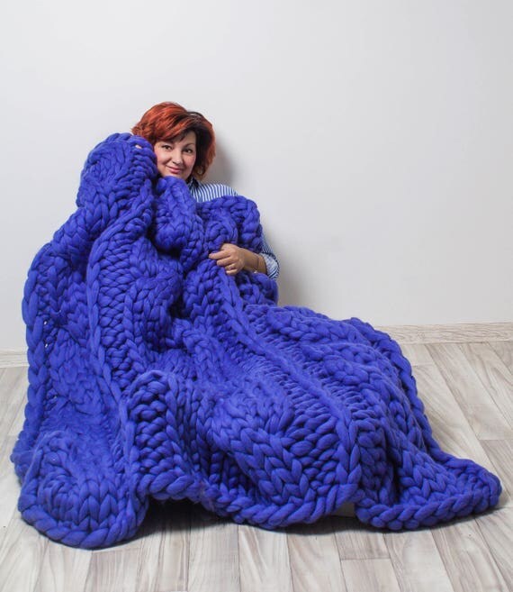 SALE Cable knitted blanket Chunky yarn Chunky knit blanket