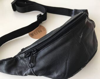 Vintage real leather fanny pack banana waist bag 90s pouch zipped pockets adjustable webbed strap hipster boho gypsie festival hands free
