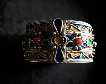 Vintage enamel Berber hinged cuff bracelet with faux coral stones