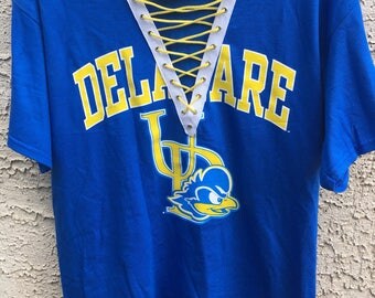 University of Delaware lace up tee