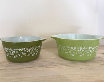 Vintage Pyrex Nesting Bowl Set of 2
