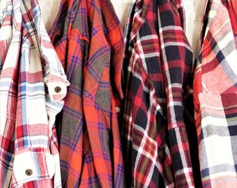 Set of 6 Red Getting Ready Flannels, Oversized Vintage Flannels, Bridesmaids Getting ready shirts, Bridesmaids gifts, Bachelorette Party