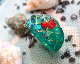 Golden Mermaid scales resin ring. Antiqued gold resin Mermaid scales ring with small goldfish