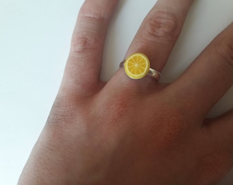 ring with a lemon yellow