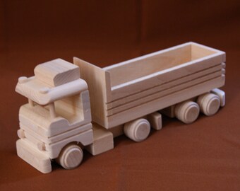 OLD-SCHOOL TRUCK a natural and eco-friendly wooden toy car