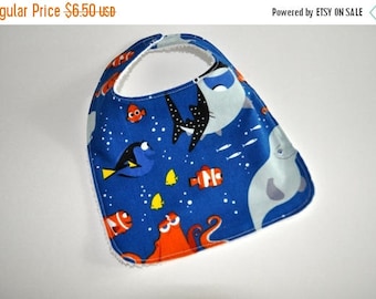 ON SALE Ocean animals baby bib, Dory baby bib, Finding Dory bib, Finding Nemo baby bib, Dory Baby bibs, Disney Baby bibs, Finding Dory baby
