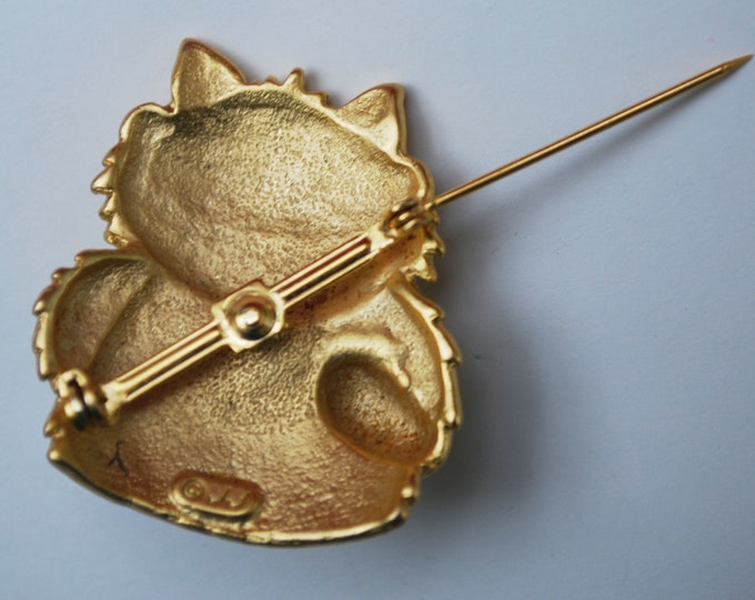 Cat with mouse Brooch - Signed JJ - Jonette Jewelry company - articulate - figurine pin