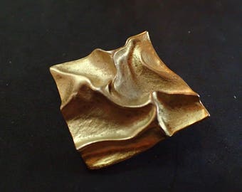 French Vintage Gold tone Crumpled Square Brooch T-31
