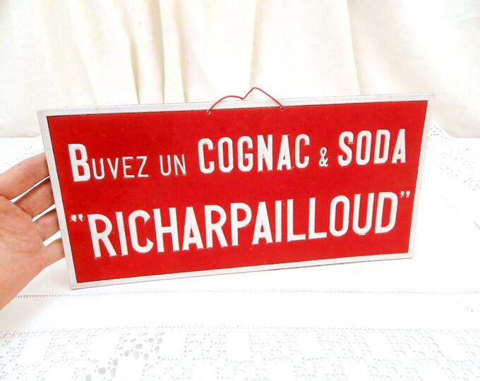 Vintage 1940s Red Cognac Advertising Sign from France Buyez un Cognac et Soda Richarpailloud made of Velveteen on Board, French Publicity Vintage 1940s Red Cognac Advertising Sign from France Buyez un Cognac et Soda Richarpailloud made of Velveteen on Board, French Publicity