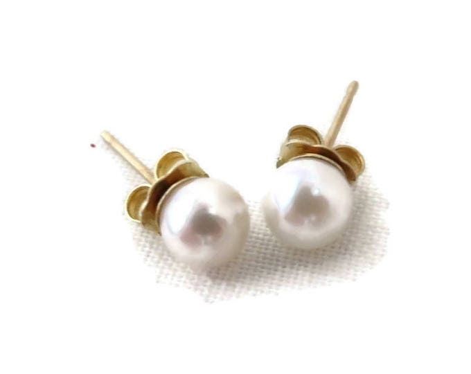 Akoya Pearl Earrings, 14K Gold Earrings, Vintage 5.4mm Cultured Pearl Pierced Studs