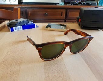 Beautiful vintage Ray Ban Wayfarer II Bausch & Lomb made in usa