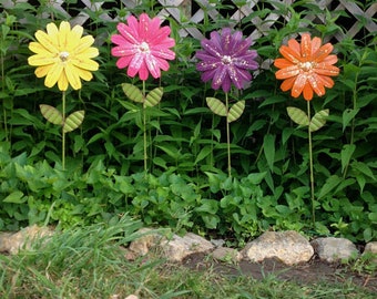 Metal Flower Garden Stakes Set Of 4 Yard Art Outdoor Decor Metal Flower Garden Stakes Set Of 4 Yard Art Outdoor Decor