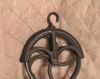 11" Cast Iron Well Pulley